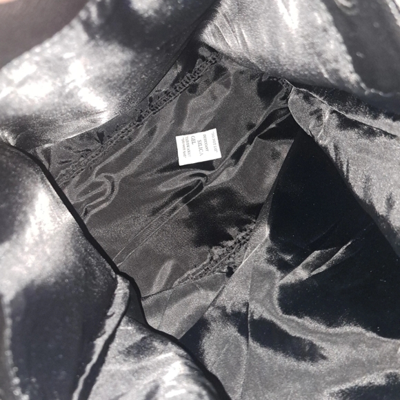 Limited edition Black Victoria Secret back pack purse - Picture 4 of 4